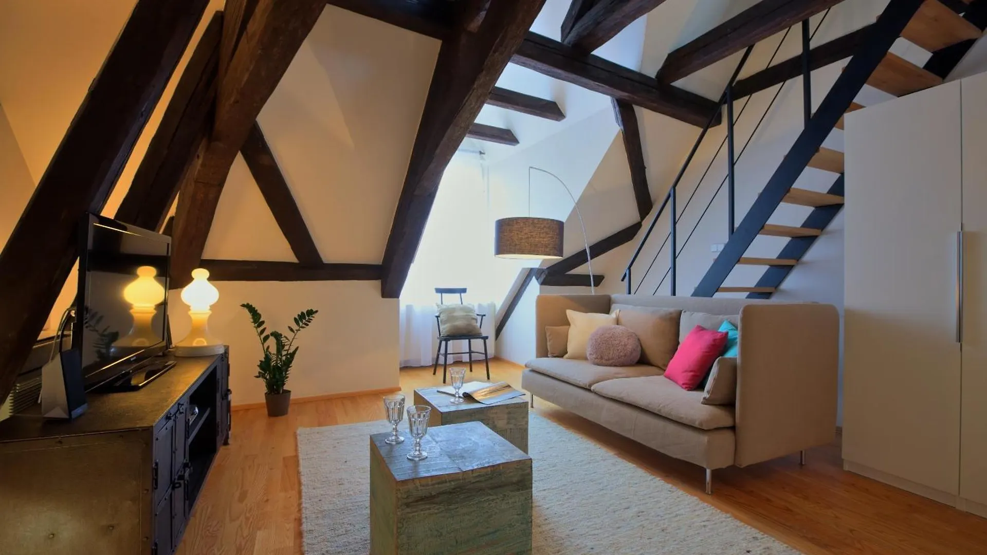 U Kapra Apartments Praga