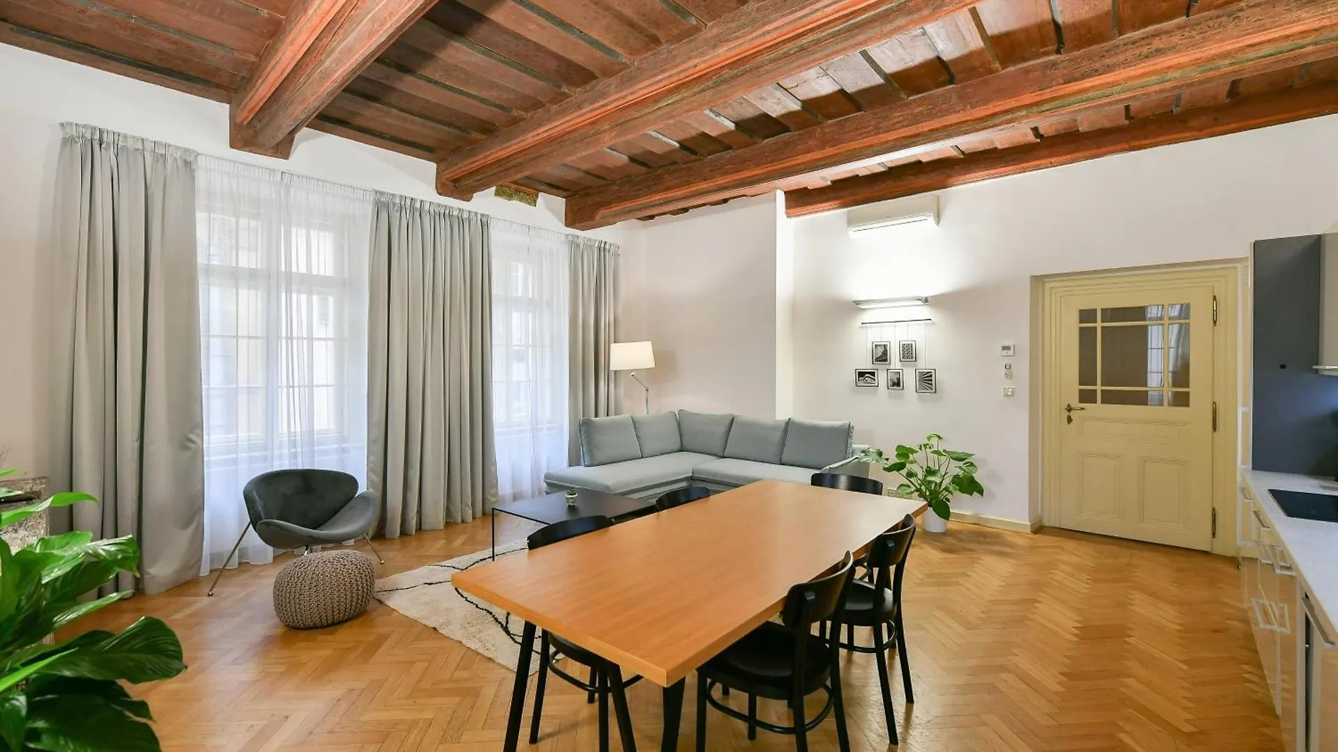 U Kapra Apartments Prague