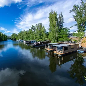 Bay Houseboats Praha