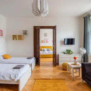 Apartament Tesnov, Praga