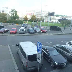 Van N Praha